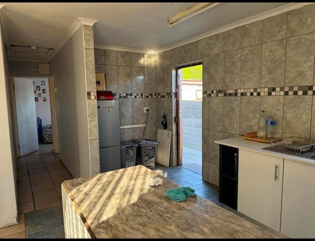 3 BEDROOM HOUSE FOR SALE IN SCOTTSDENE